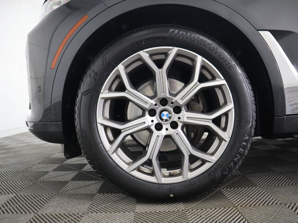 Thumbnail: 2021 BMW X7 - 31