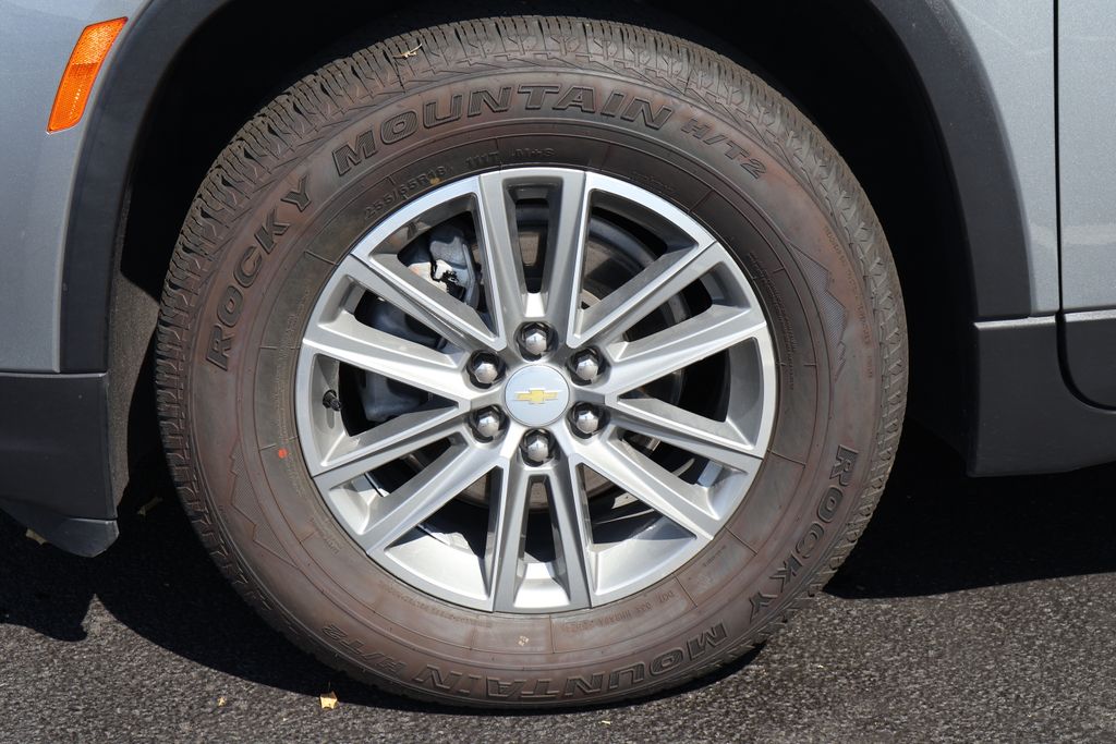 Thumbnail: 2023 Chevrolet Traverse - 13