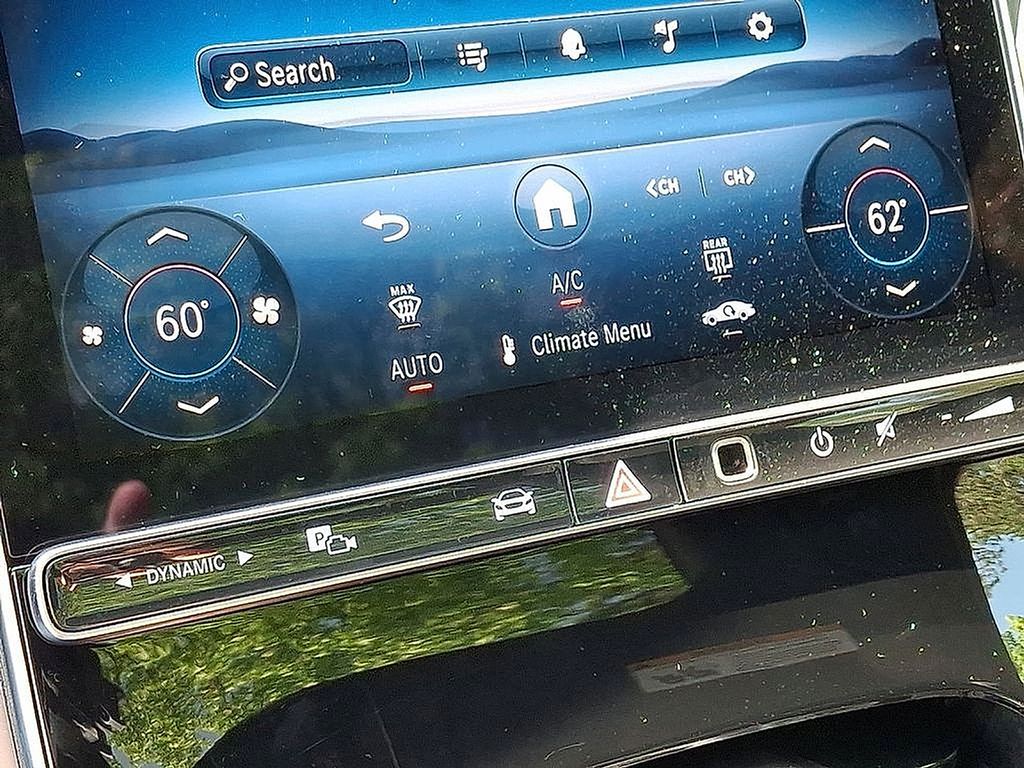 Thumbnail: 2025 Mercedes-Benz C-Class - 13