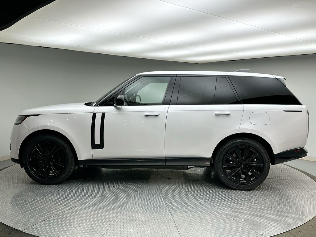 Thumbnail: 2026 Land Rover Range Rover - 2