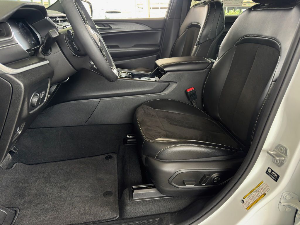 2023 Jeep Grand Cherokee L Altitude - 9