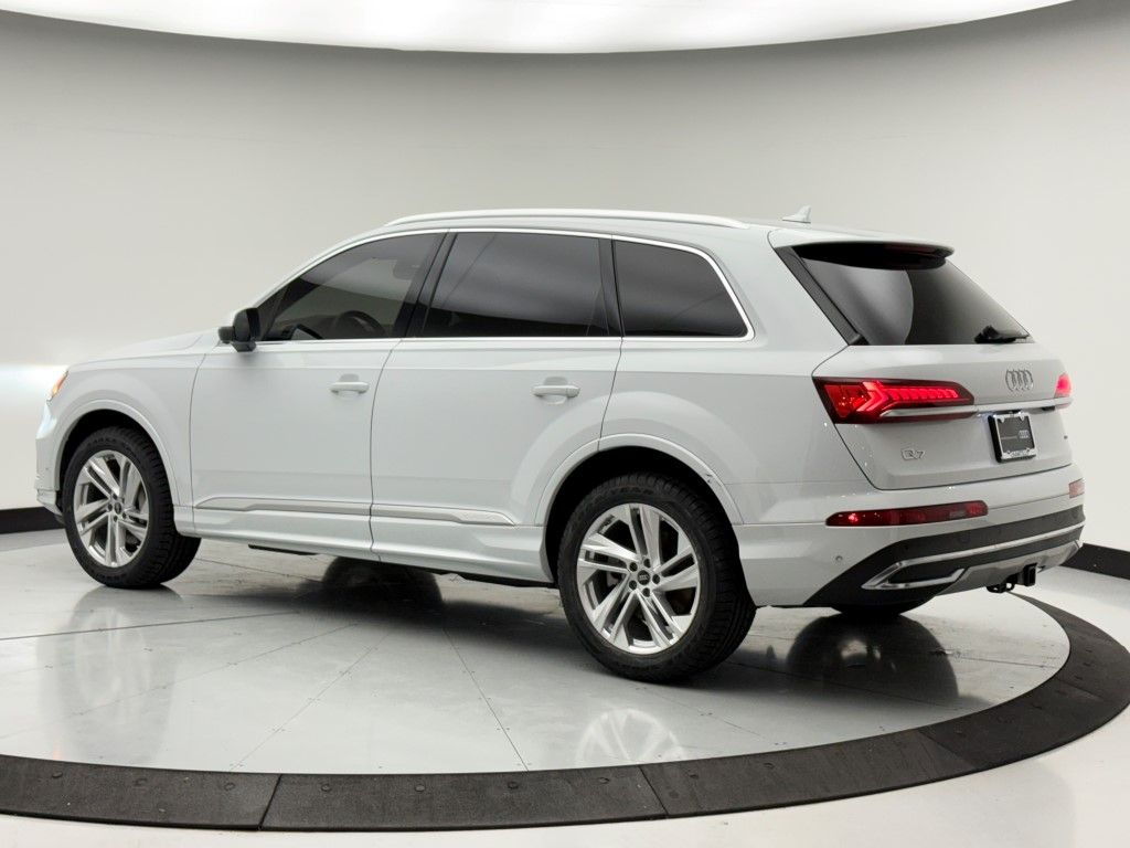 Thumbnail: 2023 Audi Q7 - 8