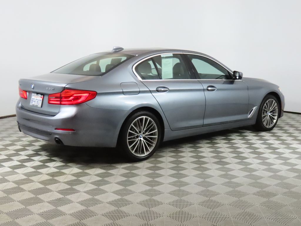 Thumbnail: 2018 BMW 5 Series - 5