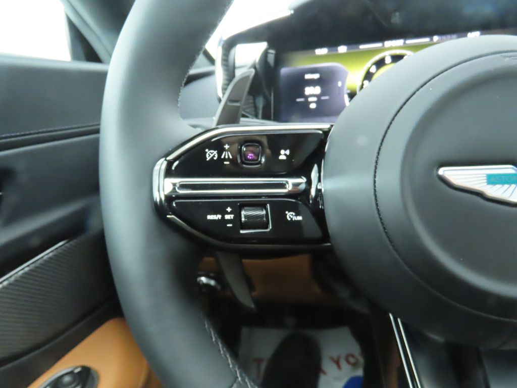 Thumbnail: 2025 Aston Martin Vantage - 12