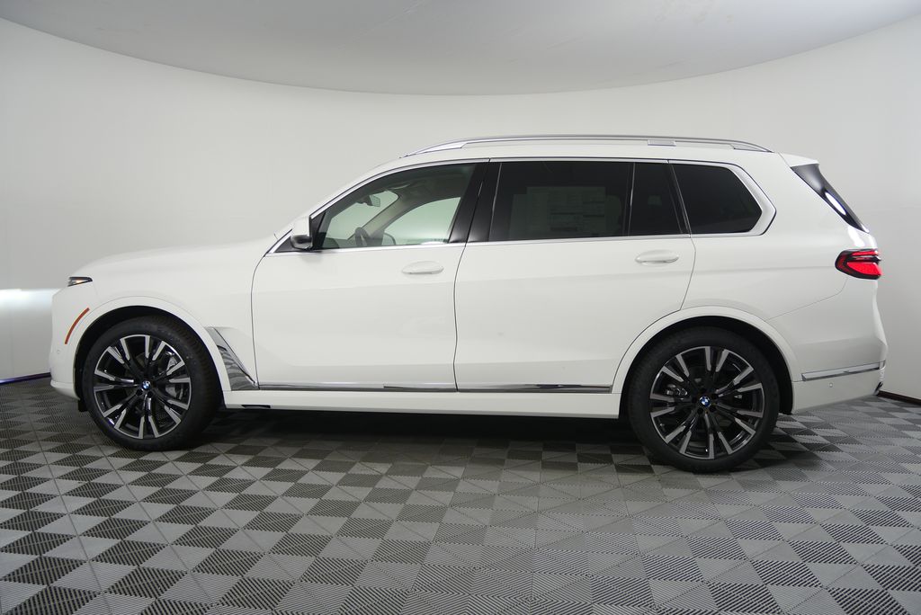Thumbnail: 2026 BMW X7 - 6