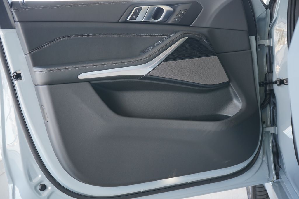 Thumbnail: 2026 BMW X5 - 9