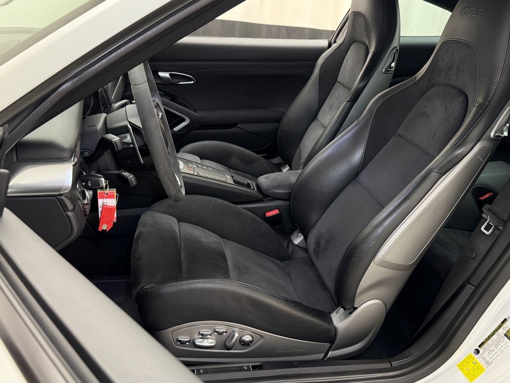 Thumbnail: 2019 Porsche 911 - 28