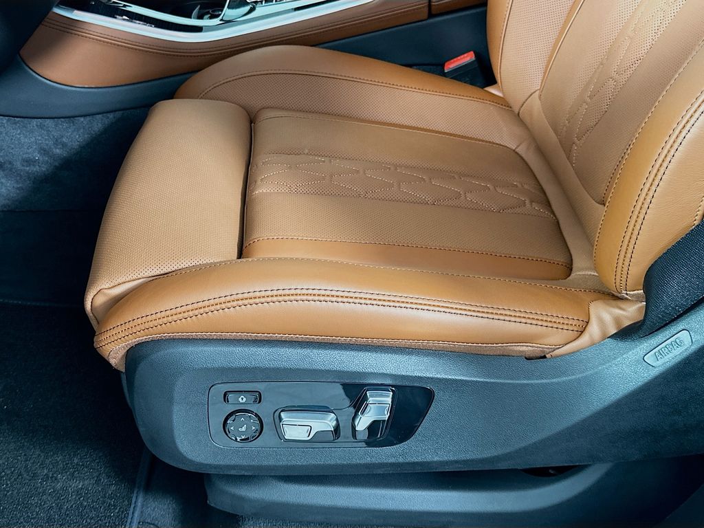 Thumbnail: 2026 BMW X5 - 21