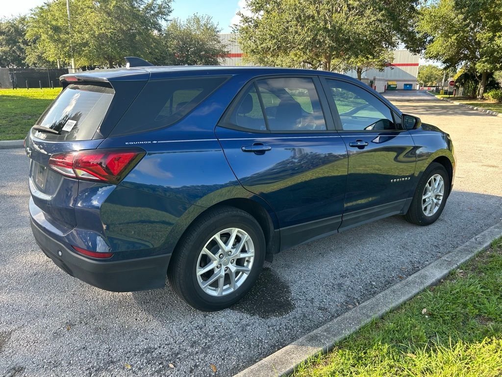 2022 Chevrolet Equinox LS 4