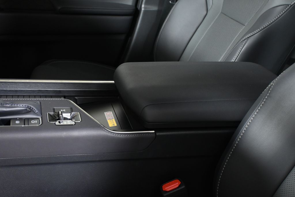 Thumbnail: 2025 Lexus GX - 26