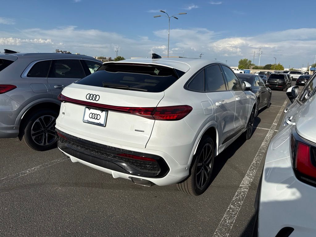 Thumbnail: 2026 Audi Q5 - 3