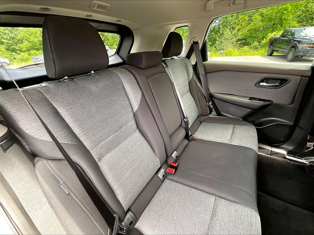 2023 Nissan Rogue — photo 15