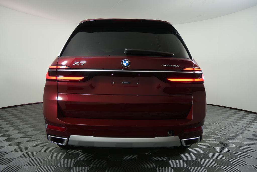 Thumbnail: 2026 BMW X7 - 4