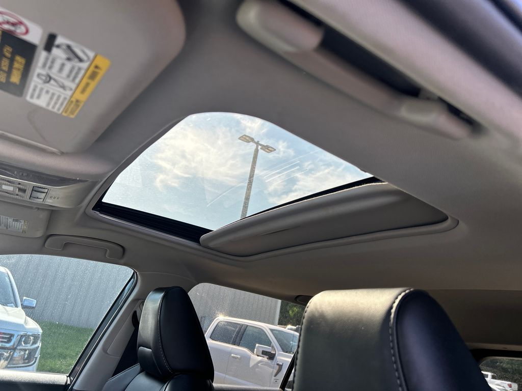 Used 2021 Gray Toyota XLE Premium image 10