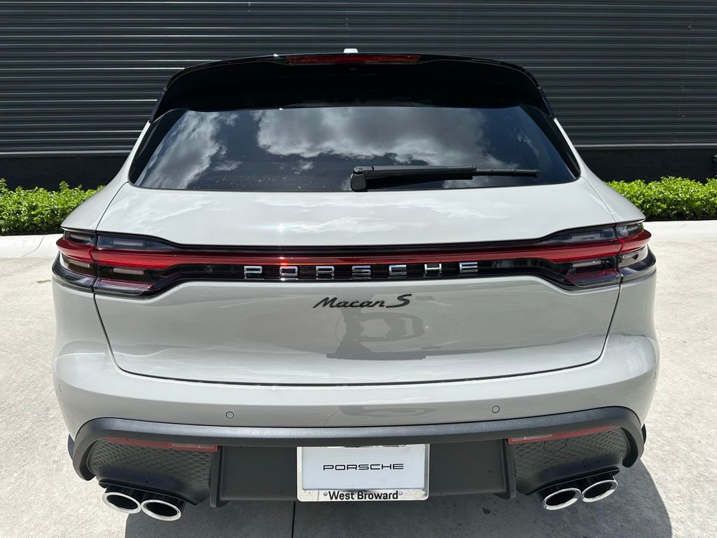 Thumbnail: 2025 Porsche Macan - 11