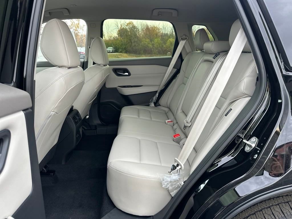 2025 Nissan Rogue SL photo