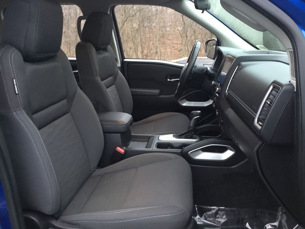 Thumbnail: 2024 Nissan Frontier - 13