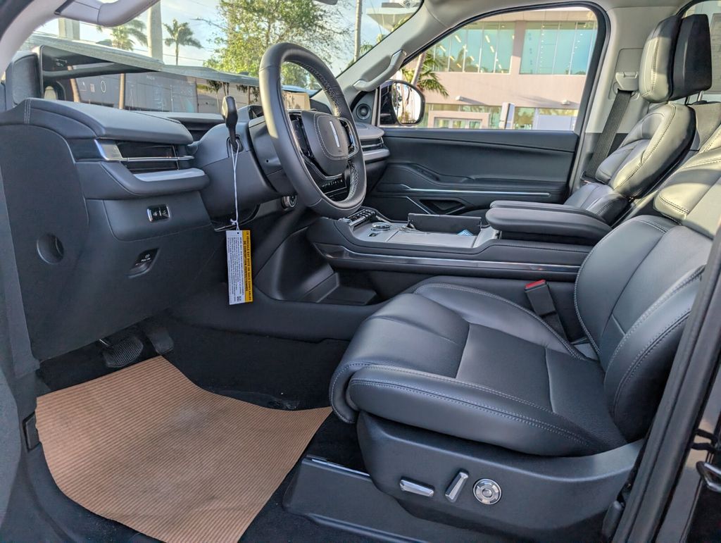 new 2026 Lincoln Navigator L car, priced at $107,890