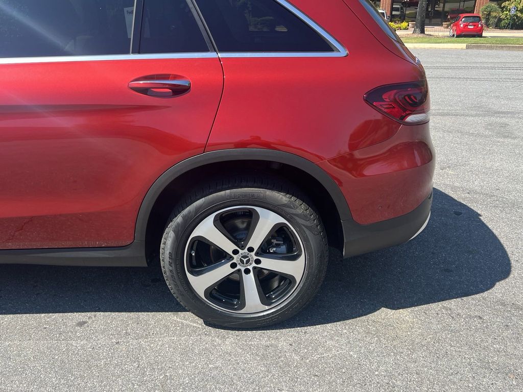 2021 Mercedes-Benz GLC GLC 300 21