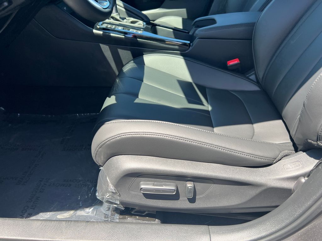 Thumbnail: 2025 Acura Integra - 14