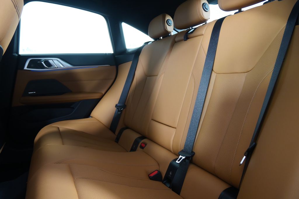 Thumbnail: 2026 BMW i4 - 15