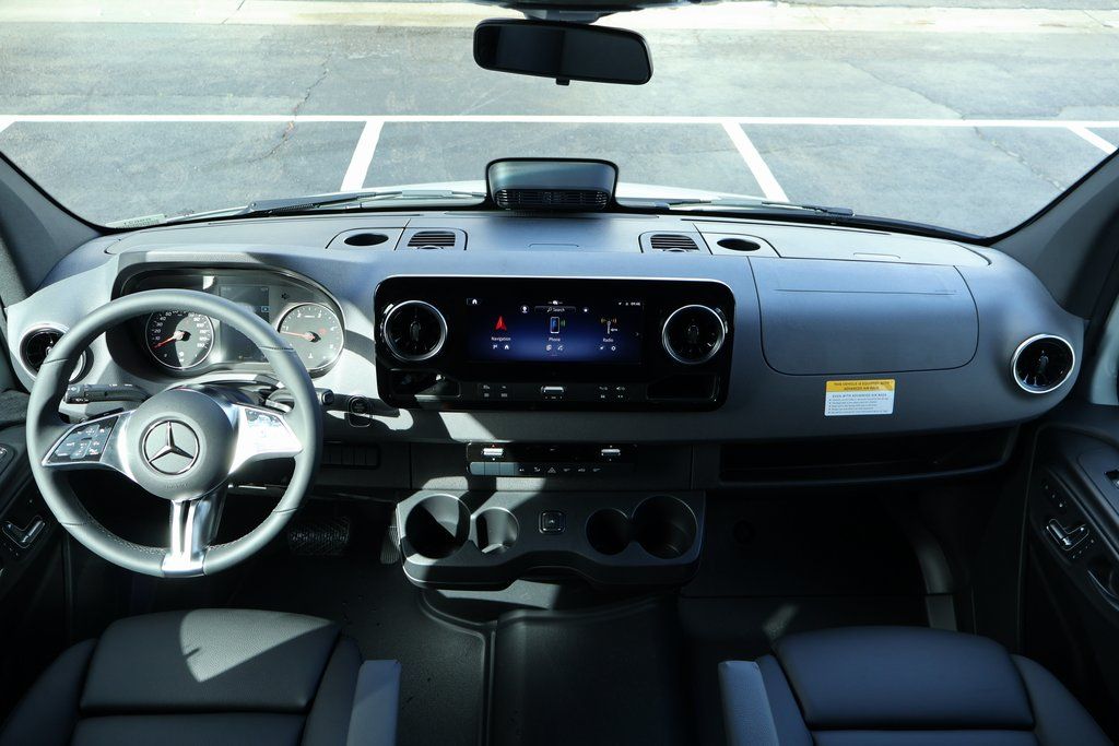 Thumbnail: 2026 Mercedes-Benz Sprinter - 4