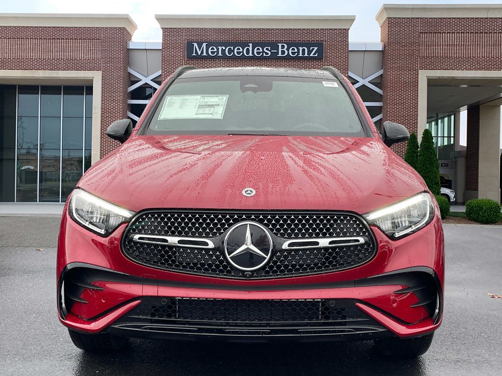 2025 Mercedes-Benz GLC 300 2