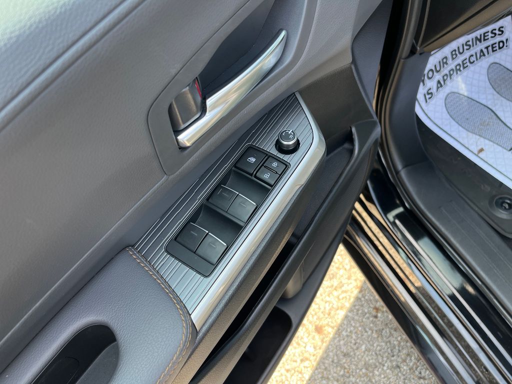 2024 Toyota Sienna Woodland Edition photo