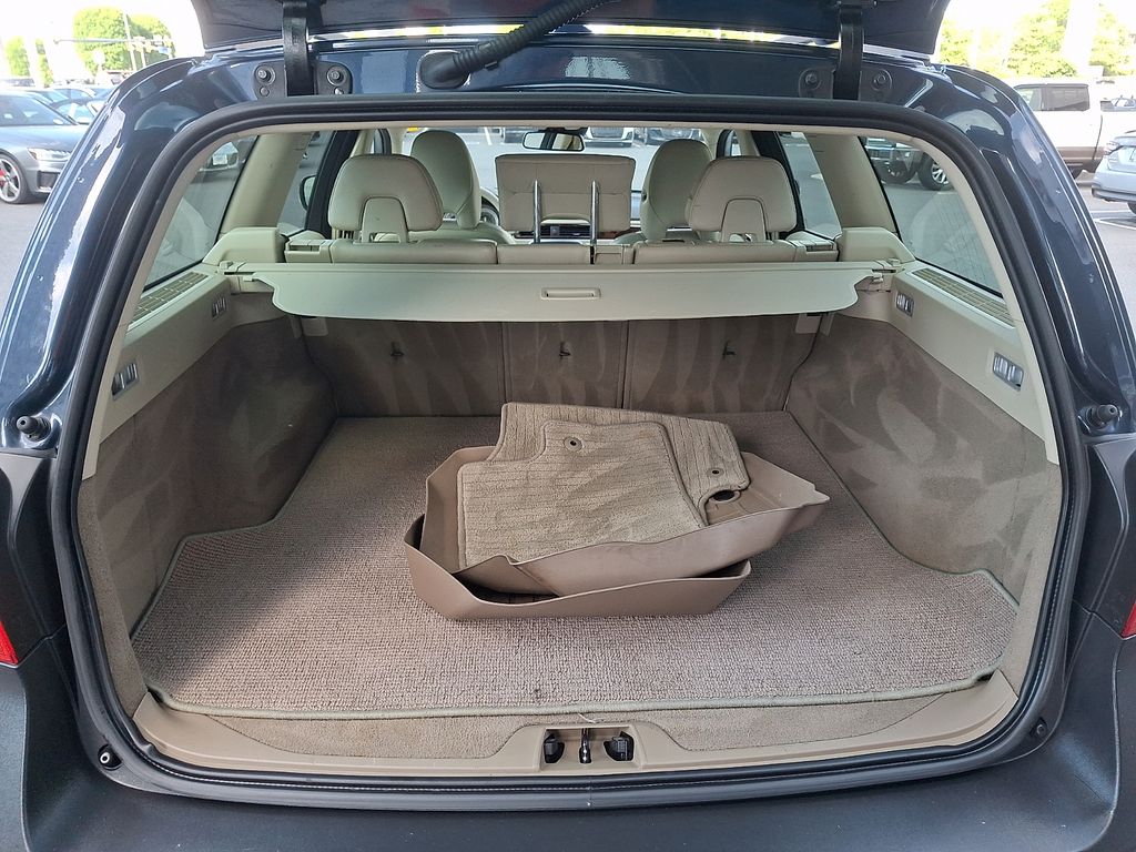 Thumbnail: 2012 Volvo XC70 - 27