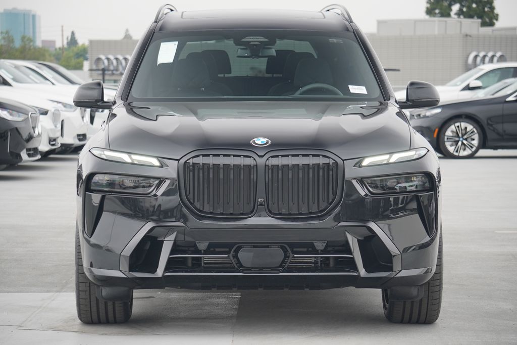 2025 BMW X7 xDrive40i 2
