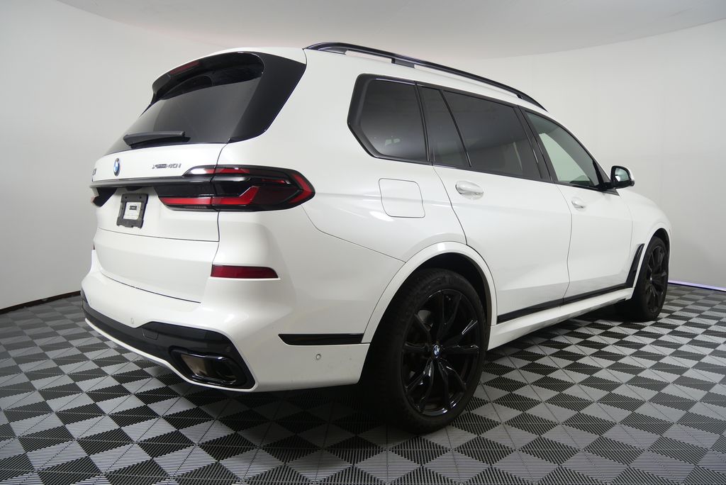 Thumbnail: 2024 BMW X7 - 3