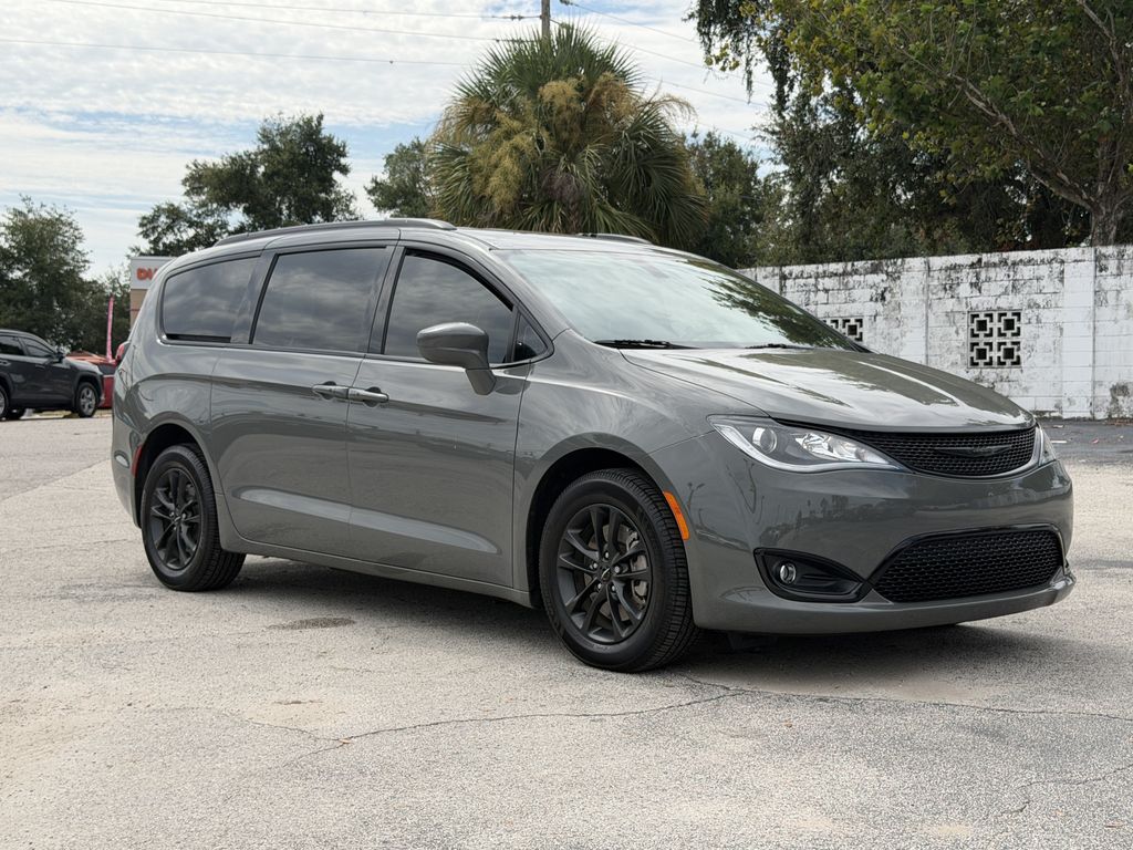 Ceramic Gray Clearcoat 2020 Chrysler Pacifica Minivan All-Wheel Drive 9-Speed Automatic