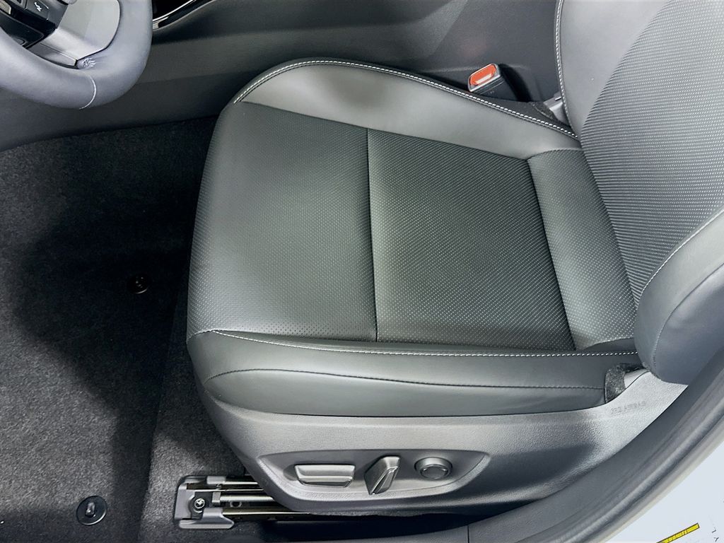 Thumbnail: 2025 Toyota Prius - 20