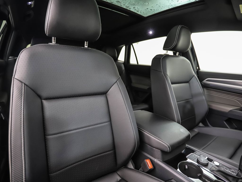 Thumbnail: 2023 Volkswagen Atlas - 32