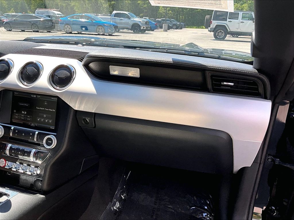 2015 Ford Mustang — photo 13