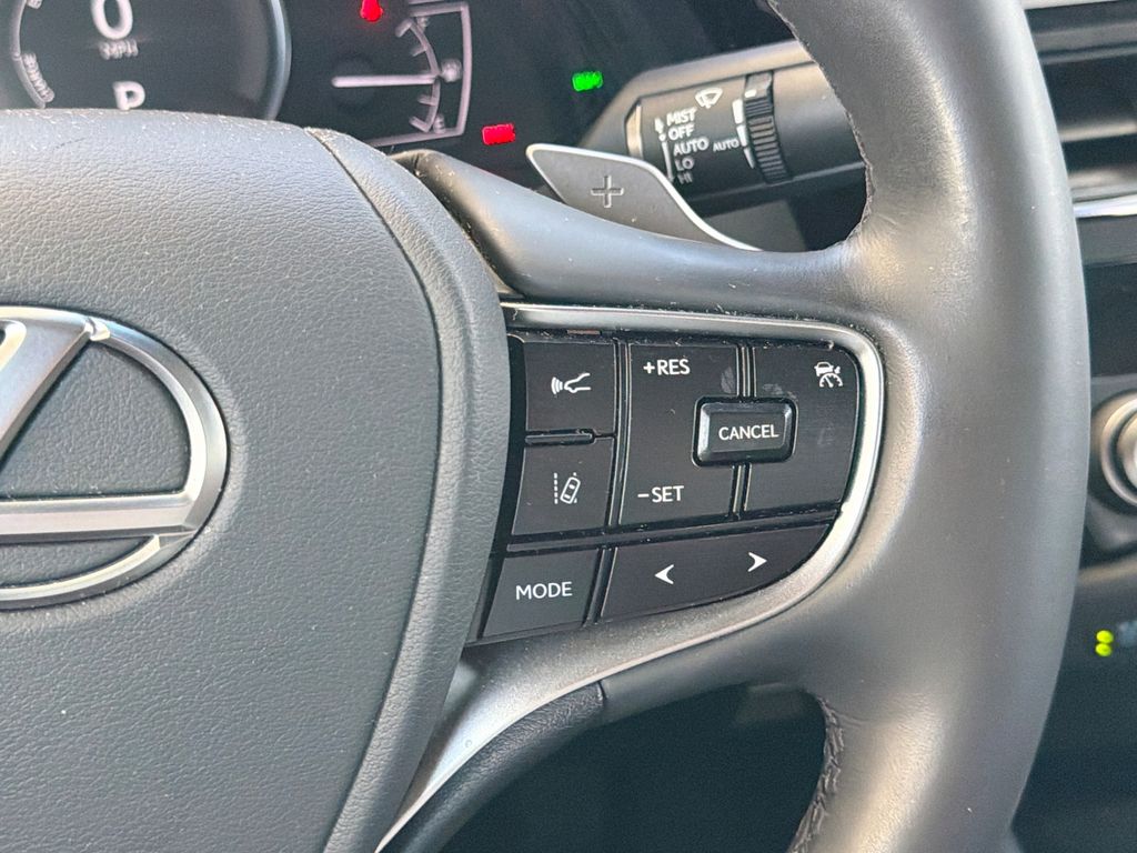 Thumbnail: 2024 Lexus ES - 27