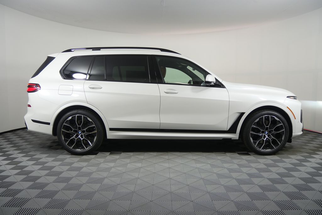 Thumbnail: 2026 BMW X7 - 2