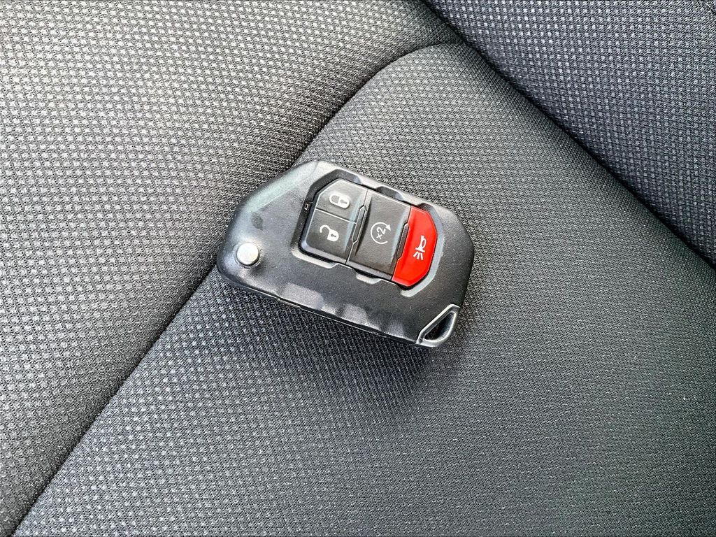 2023 Jeep Wrangler — photo 29