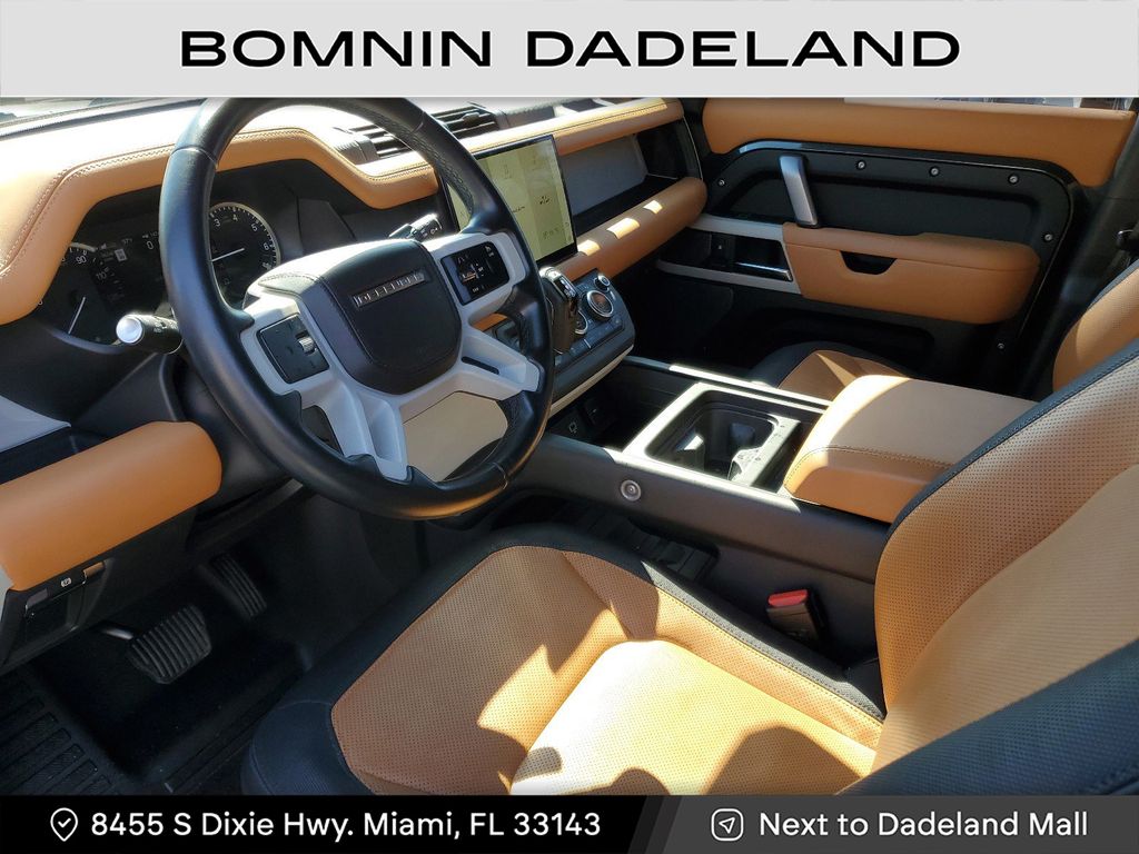 2023 Land Rover Defender 110 X-Dynamic SE photo