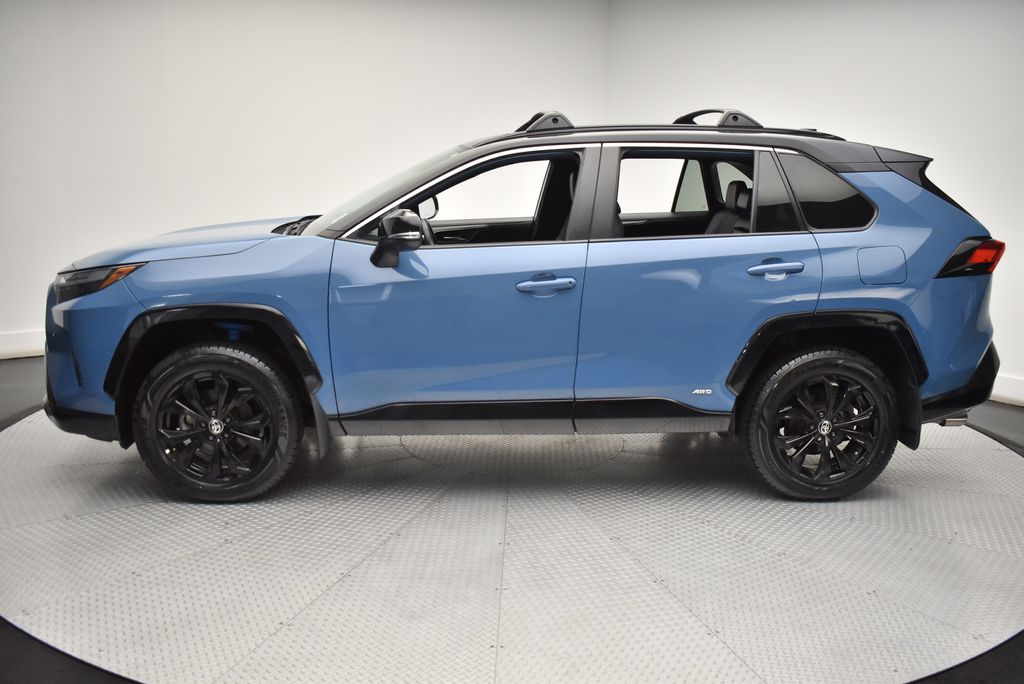 2022 Toyota RAV4 XSE 8