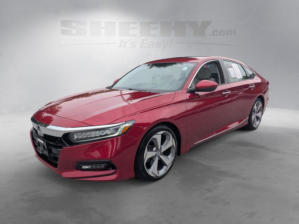 Used 2018 Red Honda Touring image 17