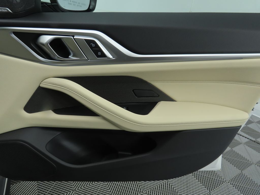 2025 BMW i4 eDrive40 26