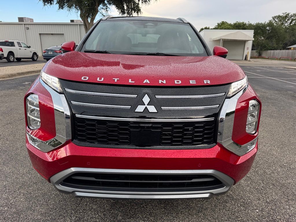 2025 Mitsubishi Outlander SEL photo 2