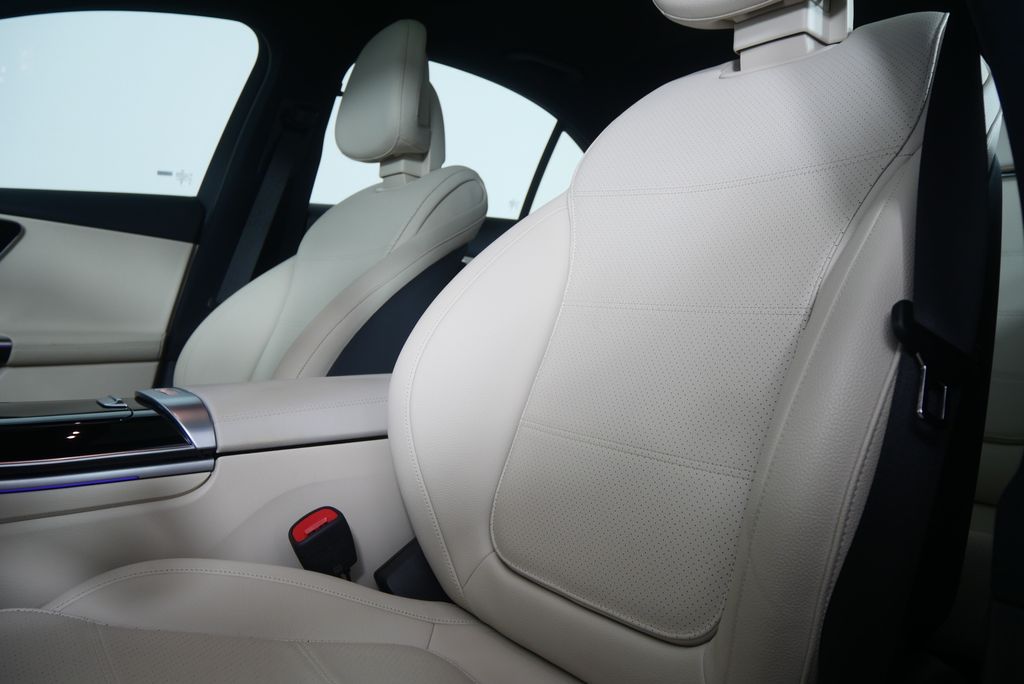 Thumbnail: 2023 Mercedes-Benz C-Class - 10