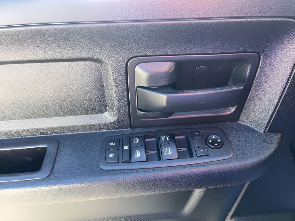2020 Ram 2500 Tradesman photo 3