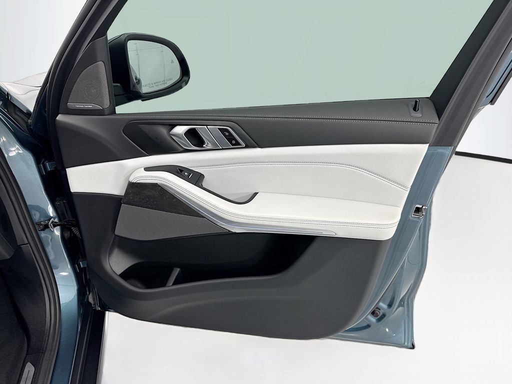 Thumbnail: 2024 BMW X5 - 24
