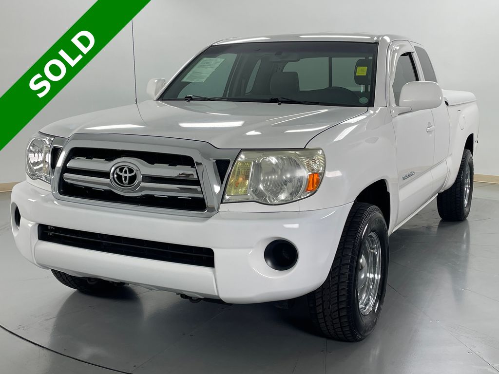 White 2008 Toyota Tacoma Pickup Truck 4-Speed Automatic Overdrive