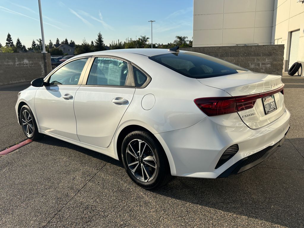Thumbnail: 2023 Kia Forte - 7
