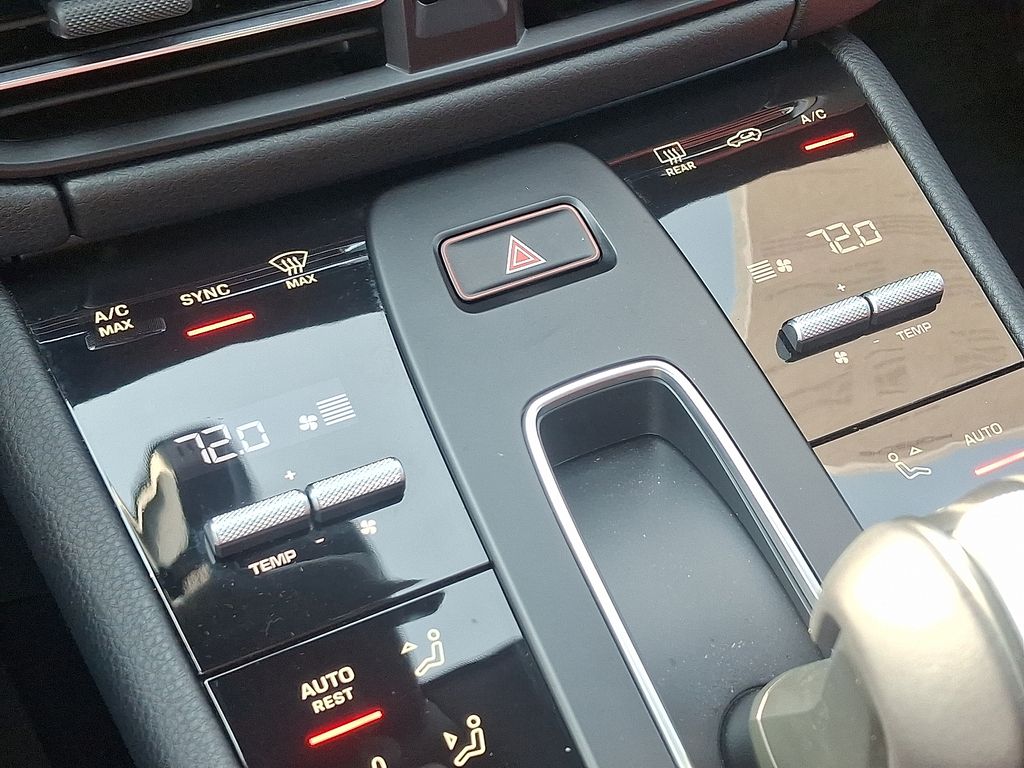 Thumbnail: 2025 Porsche Macan - 18