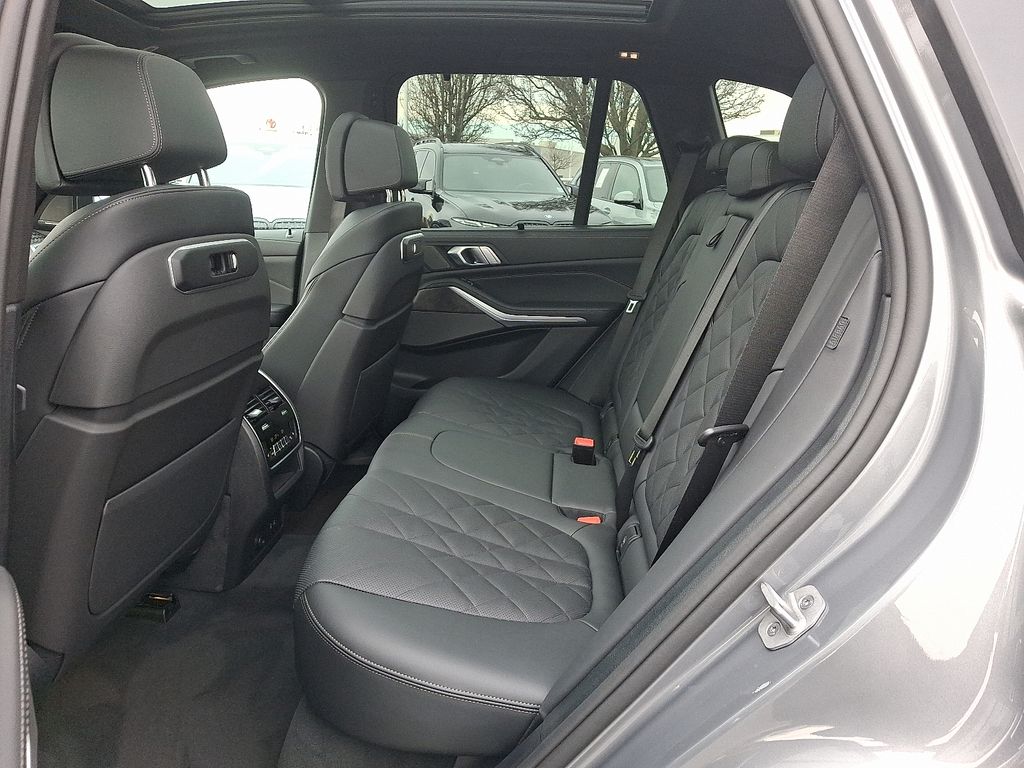 Thumbnail: 2026 BMW X5 - 10